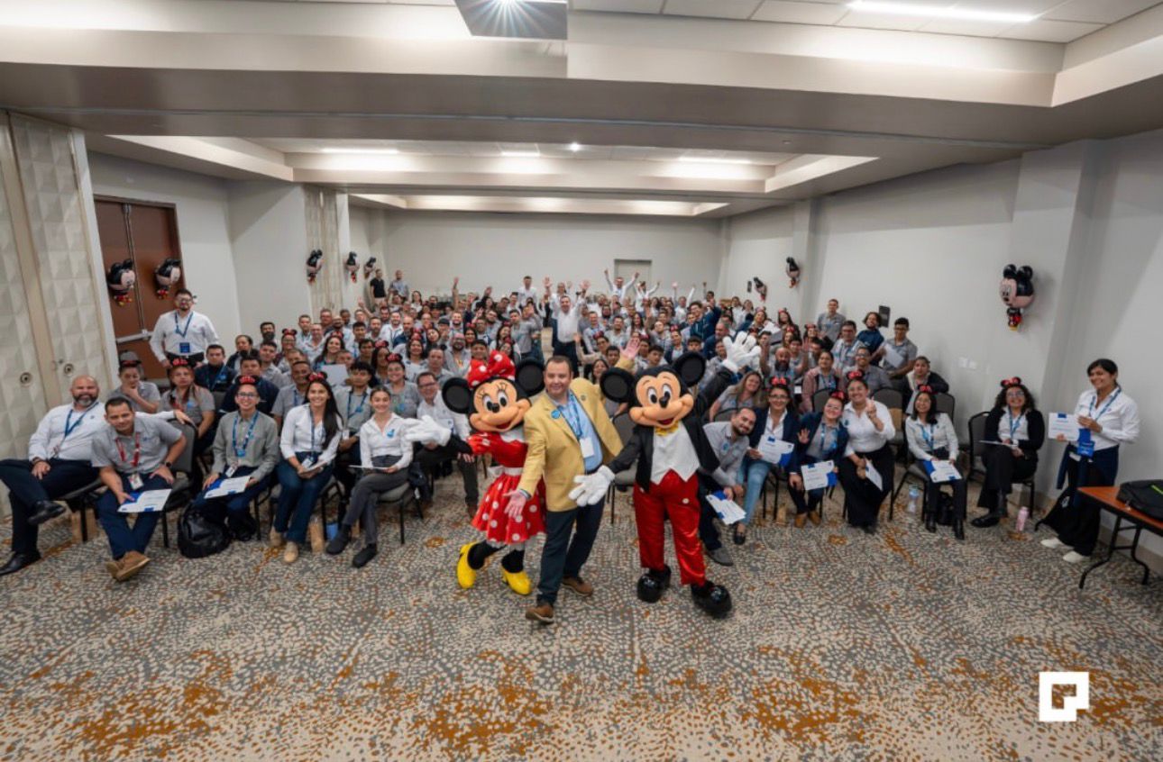 Sesión presencial del método MAGIA con un equipo de trabajo